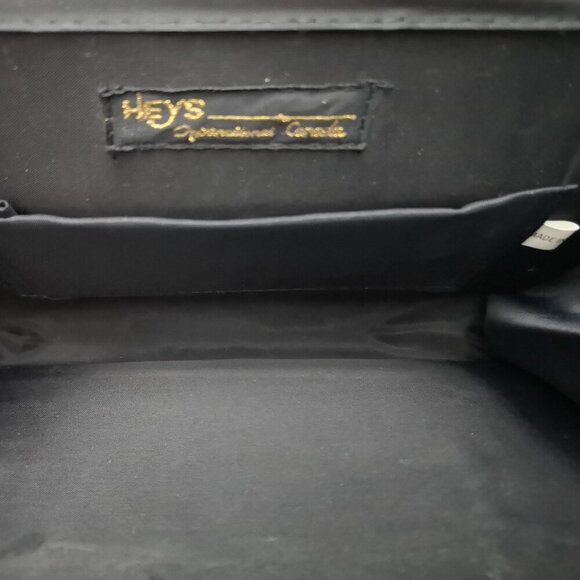 Heys International Canada Black Velvet Magnetic Closure Evening / Crossbody Bag - Picture 4 of 7